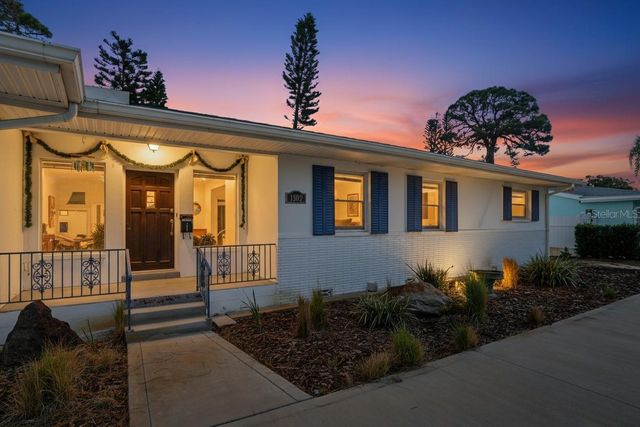 1302 ROBIN ROAD S, St Petersburg, FL 33707