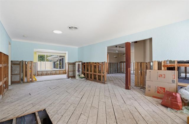 1302 ROBIN ROAD S, St Petersburg, FL 33707