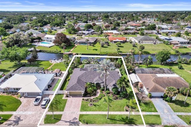 462 NE Cornwall, Port St. Lucie, FL 34983