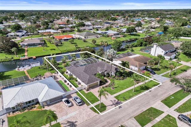 462 NE Cornwall, Port St. Lucie, FL 34983