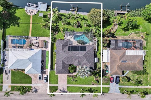 462 NE Cornwall, Port St. Lucie, FL 34983