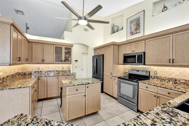 462 NE Cornwall, Port St. Lucie, FL 34983