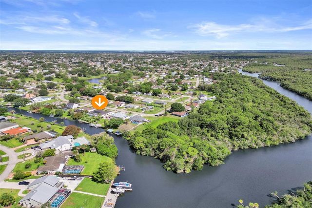 462 NE Cornwall, Port St. Lucie, FL 34983