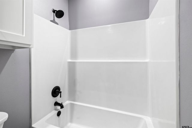 304 W Tarbutton, Troup, TX 75789