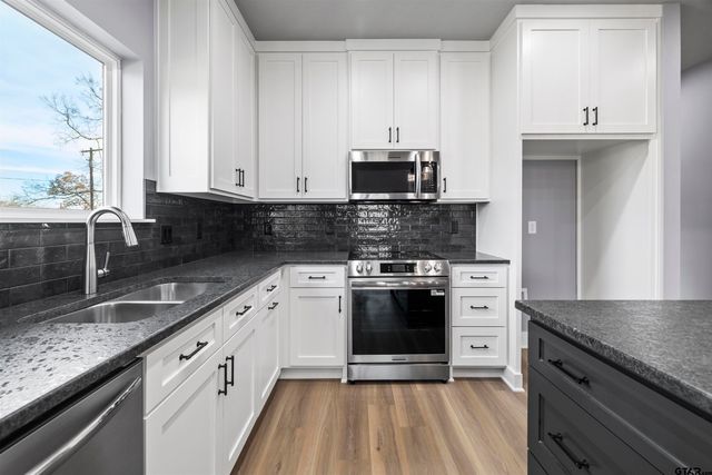 304 W Tarbutton, Troup, TX 75789