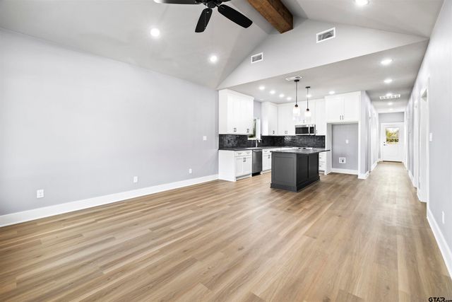 304 W Tarbutton, Troup, TX 75789