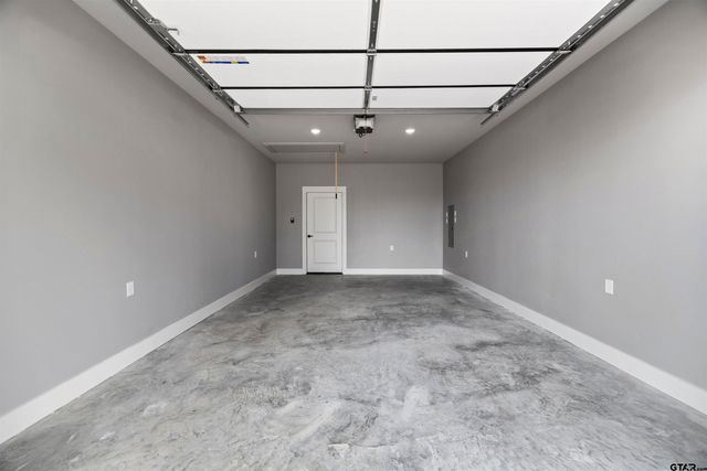 304 W Tarbutton, Troup, TX 75789