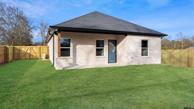 304 W Tarbutton, Troup, TX 75789