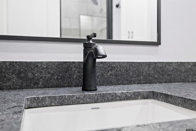 304 W Tarbutton, Troup, TX 75789