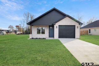 304 W Tarbutton, Troup, TX 75789