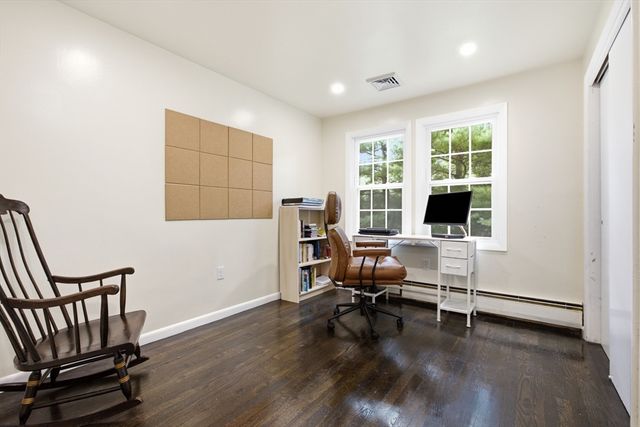 18 James St, Burlington, MA 01803