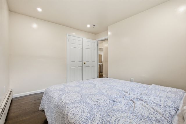 18 James St, Burlington, MA 01803