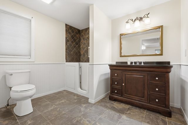 18 James St, Burlington, MA 01803