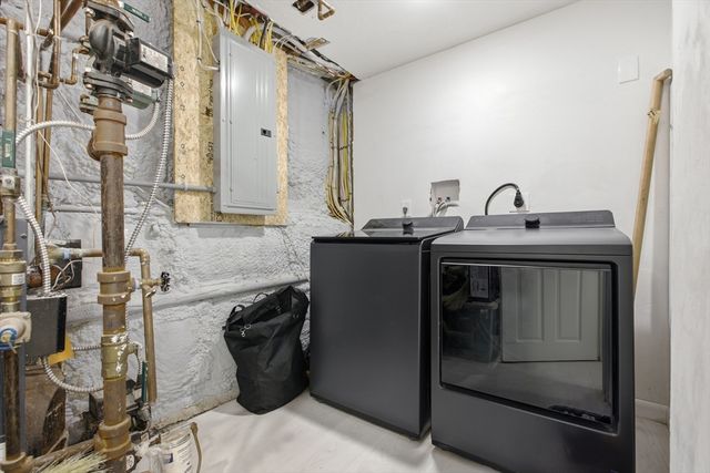 18 James St, Burlington, MA 01803