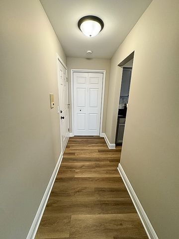 677 S RIVER Road 2D, Des Plaines, IL 60016