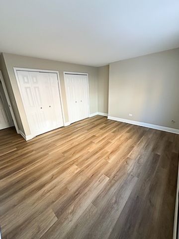 677 S RIVER Road 2D, Des Plaines, IL 60016