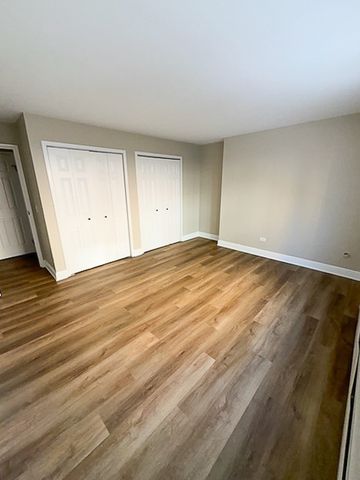 677 S RIVER Road 2D, Des Plaines, IL 60016