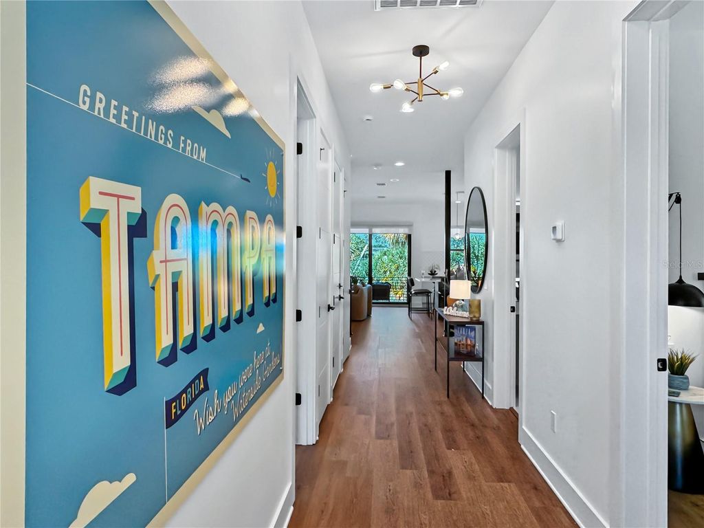 Image 11 of property listing at 2519/1 N RIVERSIDE DR, Tampa, FL 33602