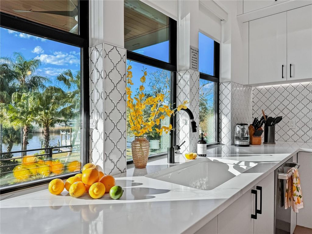 Image 27 of property listing at 2519/1 N RIVERSIDE DR, Tampa, FL 33602