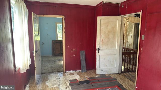 319 HAMMOND ST, Westernport, MD 21562