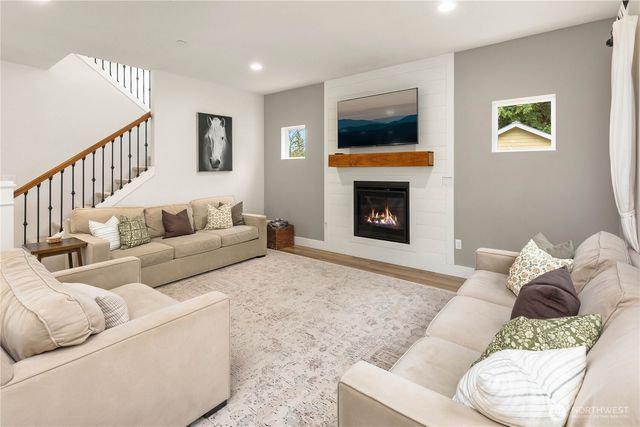 28910 NE 112th Way, Duvall, WA 98019