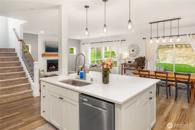 28910 NE 112th Way, Duvall, WA 98019