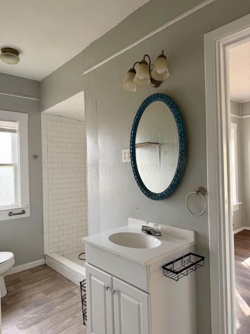 200 S Main Street, Childress, TX 79201