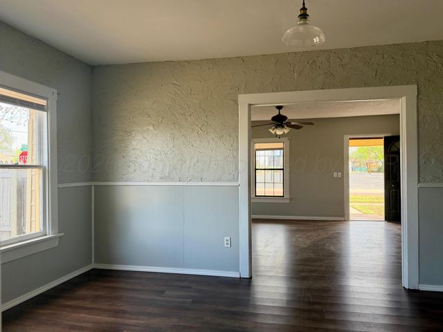 200 S Main Street, Childress, TX 79201