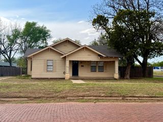 200 S Main Street, Childress, TX 79201