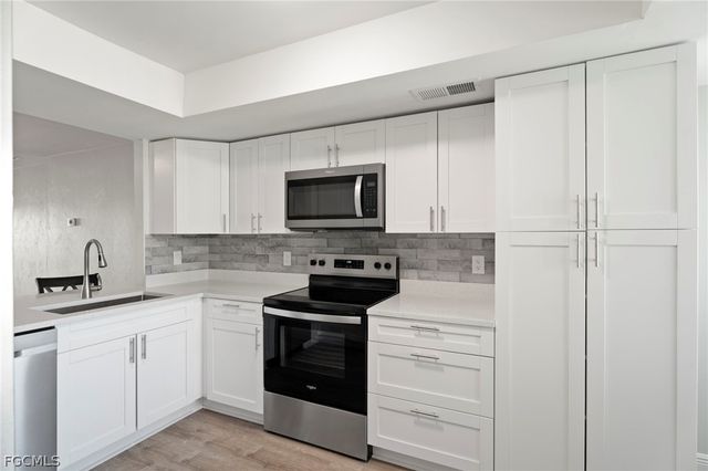 4707 Santa Barbara BLVD 4, Cape Coral, FL 33914