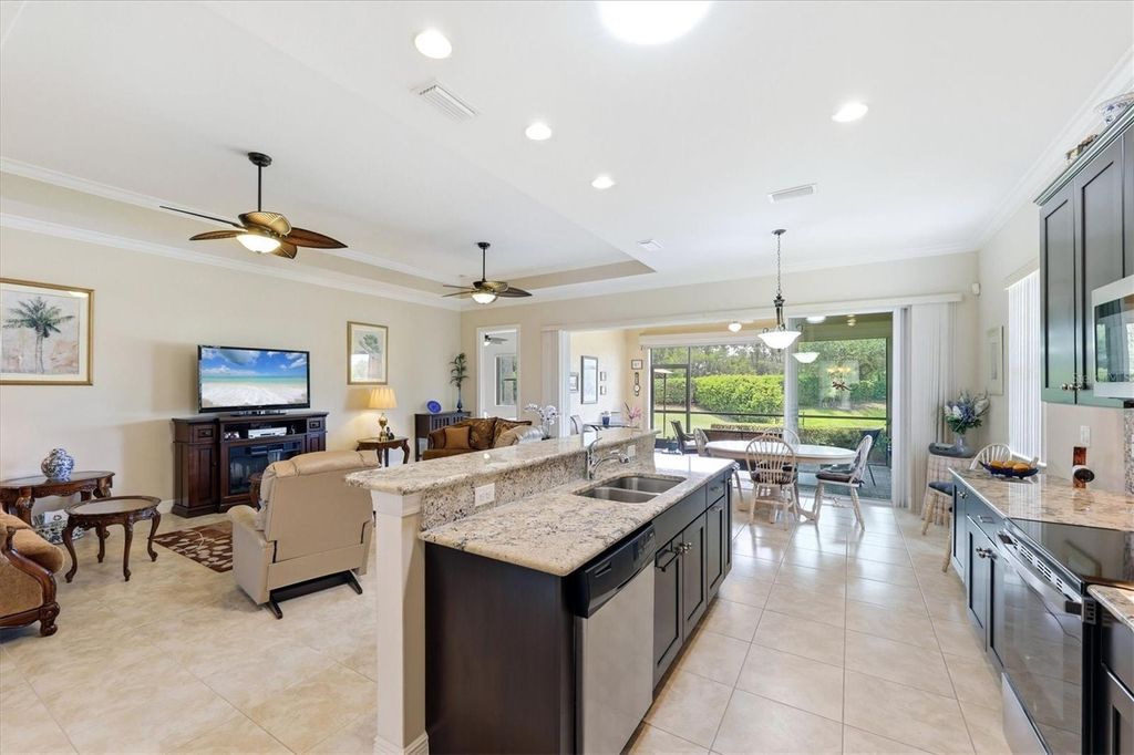 Image 13 of property listing at 345 SAVONA WAY, North Venice, FL 34275