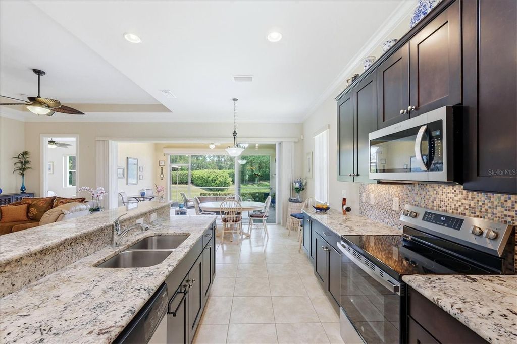 Image 15 of property listing at 345 SAVONA WAY, North Venice, FL 34275