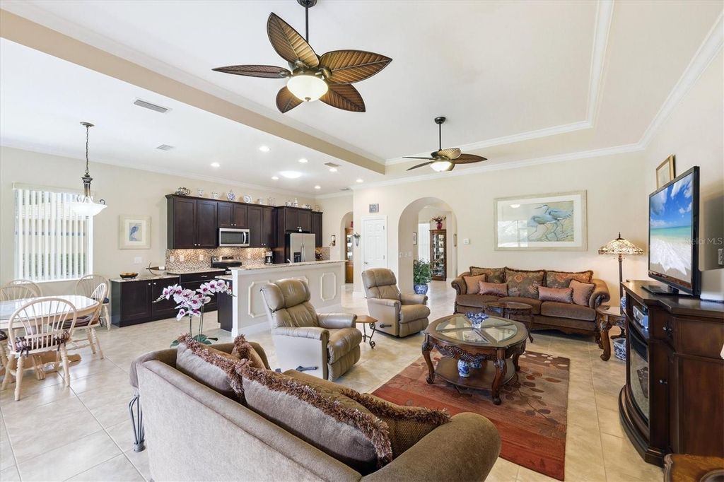 Image 37 of property listing at 345 SAVONA WAY, North Venice, FL 34275