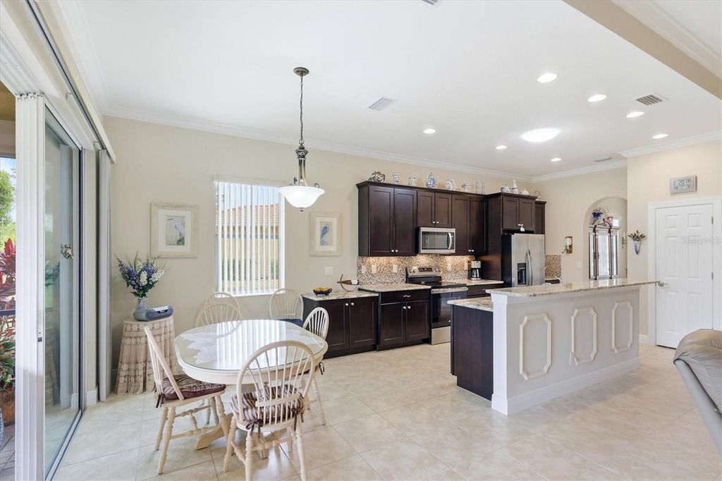 Image 38 of property listing at 345 SAVONA WAY, North Venice, FL 34275