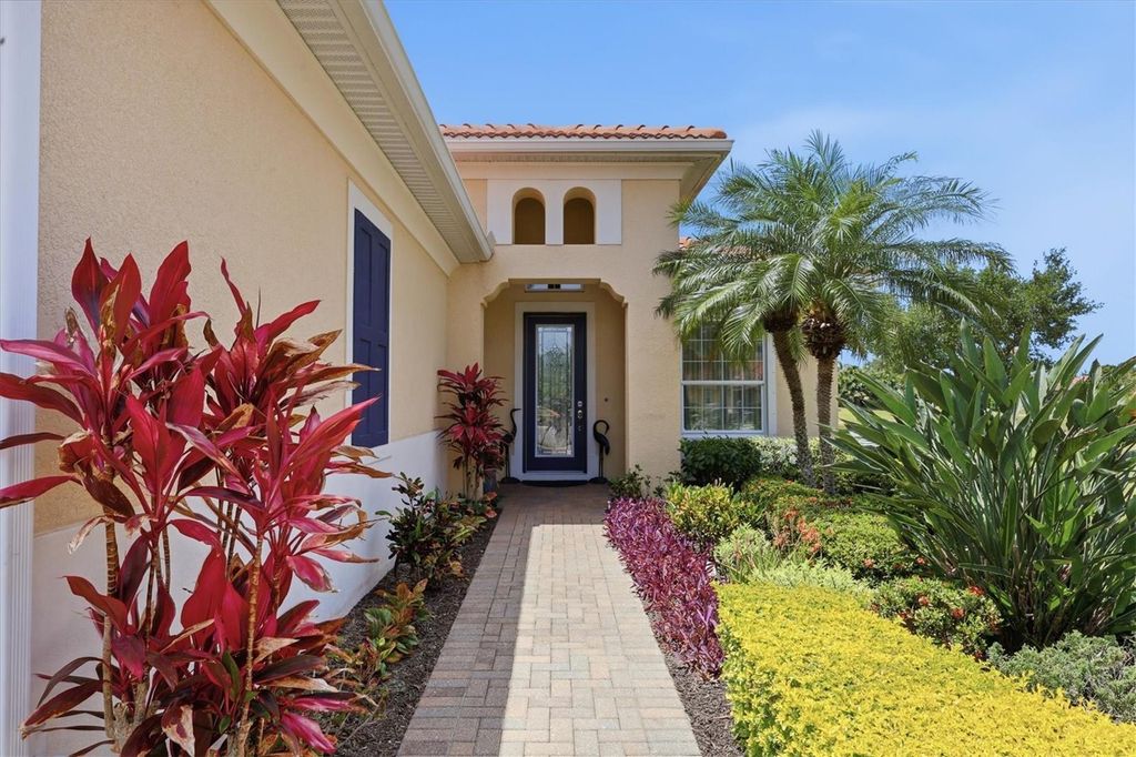 Image 5 of property listing at 345 SAVONA WAY, North Venice, FL 34275