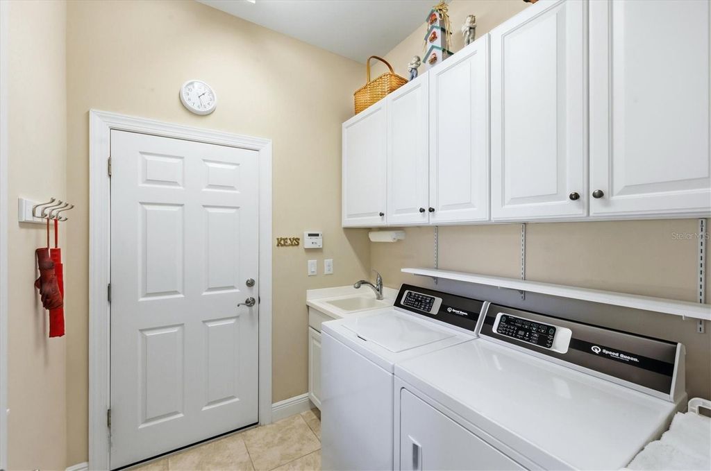 Image 50 of property listing at 345 SAVONA WAY, North Venice, FL 34275