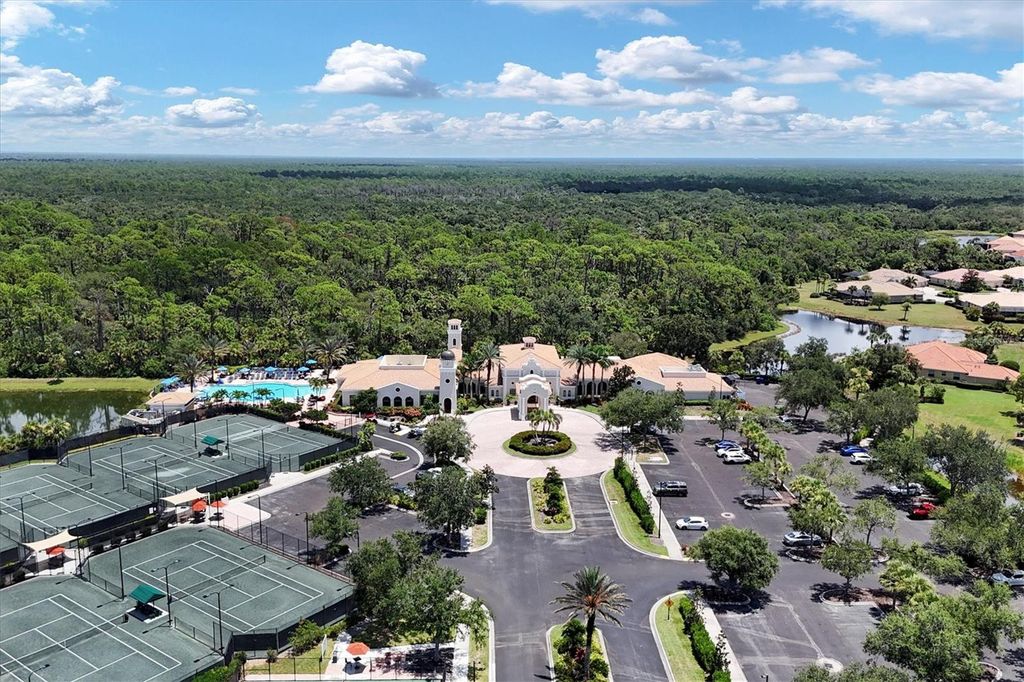 Image 75 of property listing at 345 SAVONA WAY, North Venice, FL 34275
