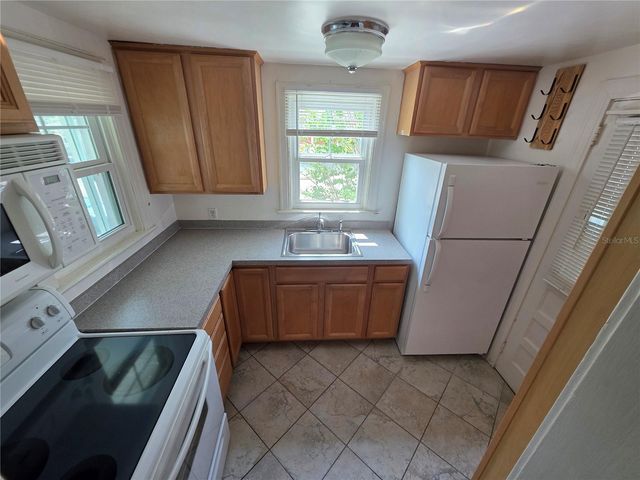 807 N THORNTON AVENUE 807, Orlando, FL 32803