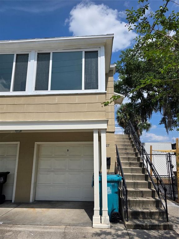 807 N THORNTON AVENUE 807, Orlando, FL 32803