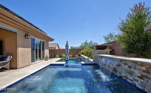 40722 N HARBOUR TOWN Court, Anthem, AZ 85086