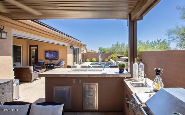 40722 N HARBOUR TOWN Court, Anthem, AZ 85086