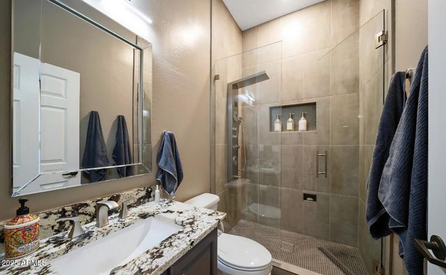 40722 N HARBOUR TOWN Court, Anthem, AZ 85086