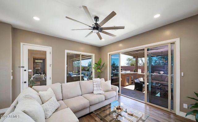 40722 N HARBOUR TOWN Court, Anthem, AZ 85086