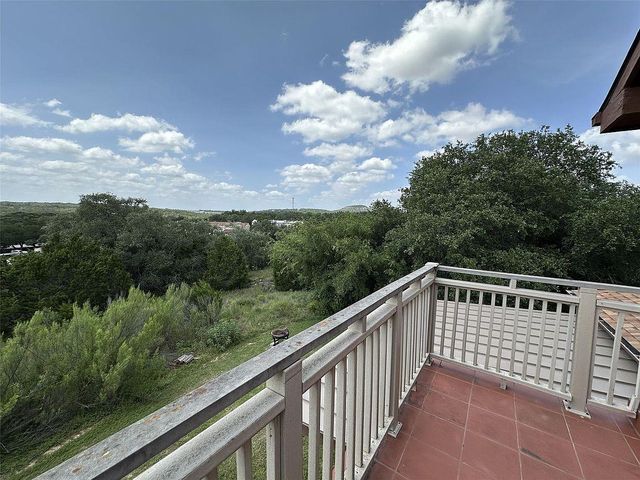134 Clearwater CT 8, Canyon Lake, TX 78133