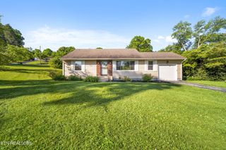 908 Glenoaks Drive, Knoxville, TN 37918
