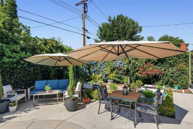 22240 Hart, Canoga Park, CA 91303