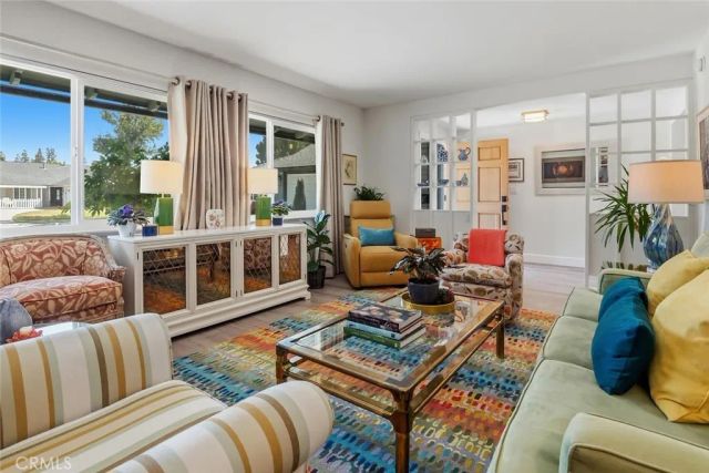 22240 Hart, Canoga Park, CA 91303