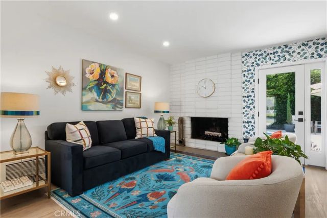 22240 Hart, Canoga Park, CA 91303