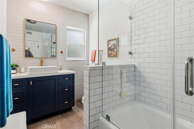 22240 Hart, Canoga Park, CA 91303