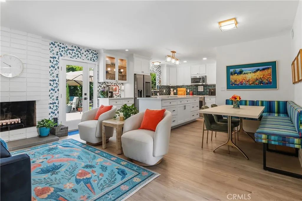 22240 Hart, Canoga Park, CA 91303